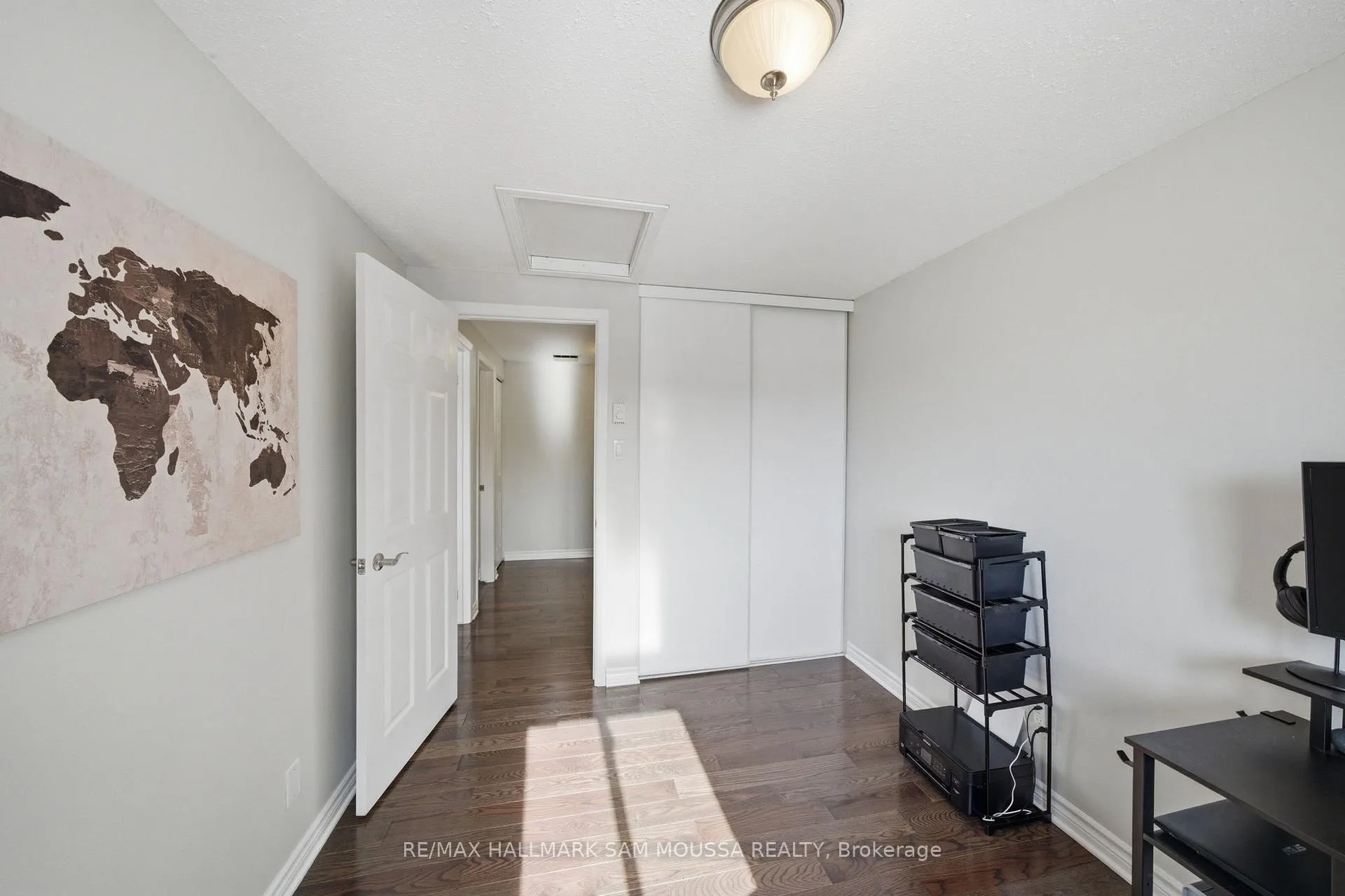 Photo 25 of Unit B, 25 Woodvale Green, Ottawa, Craig Henry/Woodvale — HOMEH
