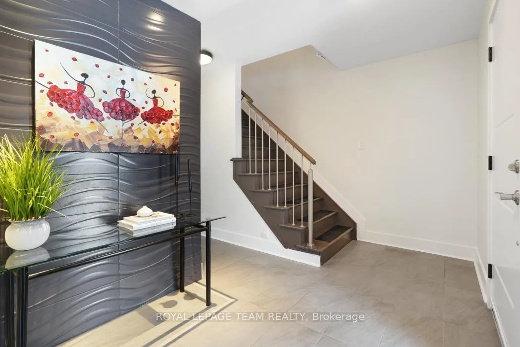 Photo 3 of 28 Holitman Drive, Ottawa, Barrhaven - Knollsbrook — HOMEH