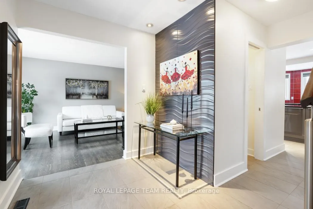 Photo 4 of 28 Holitman Drive, Ottawa, Barrhaven - Knollsbrook — HOMEH