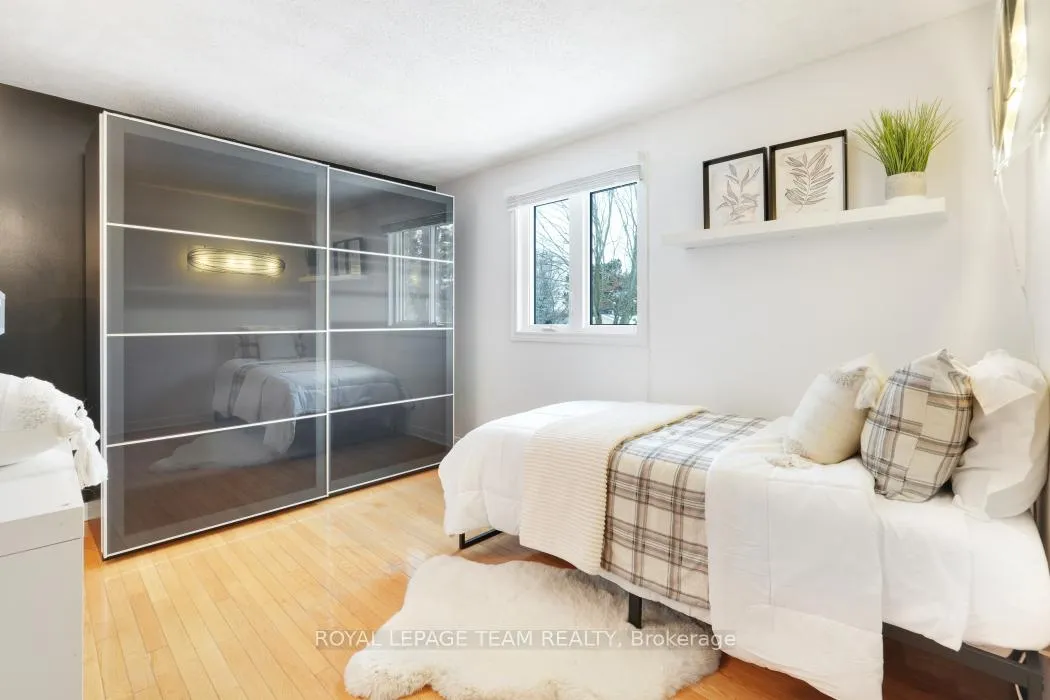 Photo 10 of 28 Holitman Drive, Ottawa, Barrhaven - Knollsbrook — HOMEH