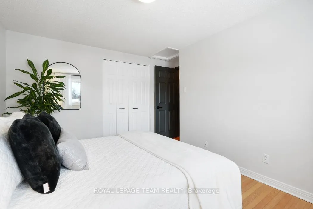 Photo 14 of 28 Holitman Drive, Ottawa, Barrhaven - Knollsbrook — HOMEH