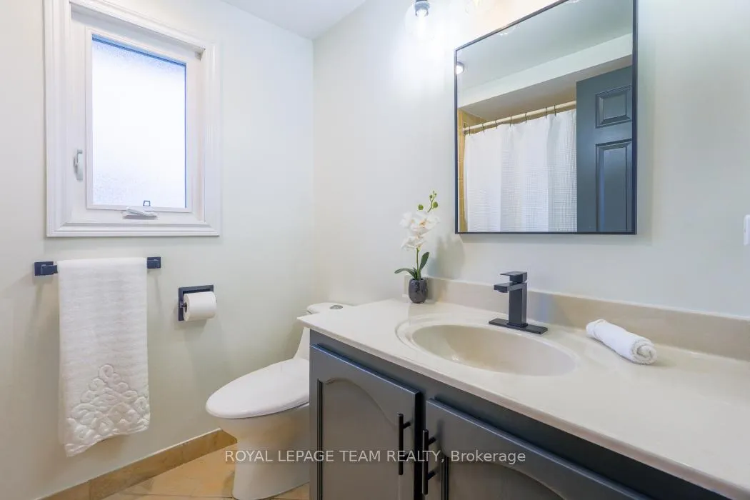 Photo 18 of 28 Holitman Drive, Ottawa, Barrhaven - Knollsbrook — HOMEH