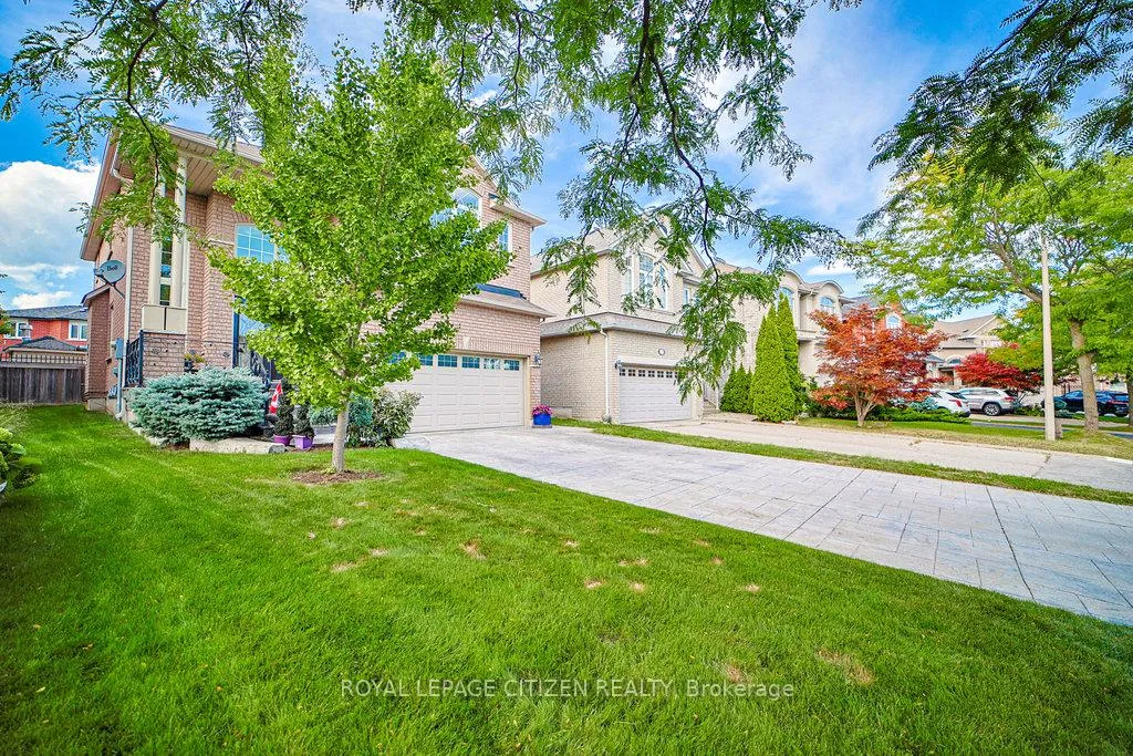 Photo 2 of 31 Burnhaven Avenue, Vaughan, Maple — HOMEH
