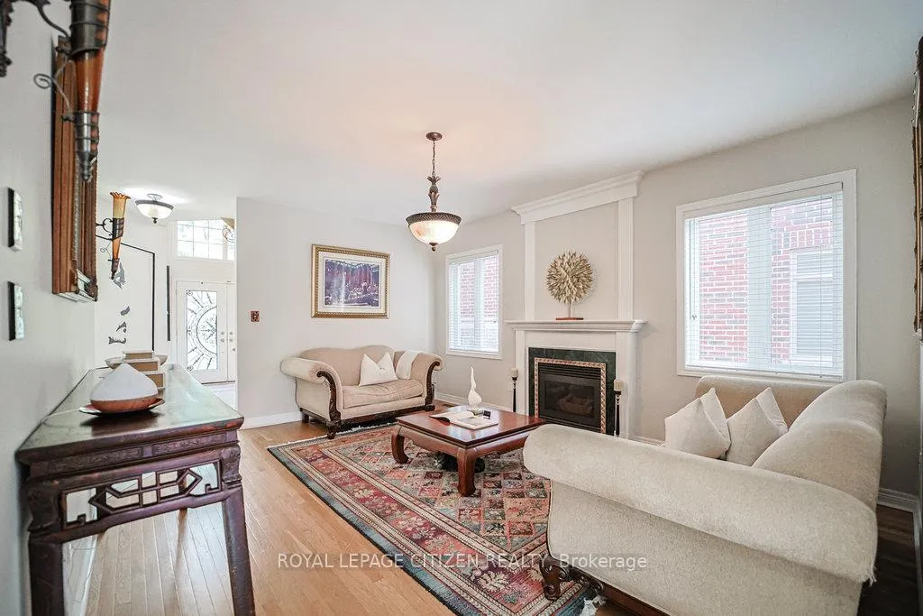 Photo 8 of 31 Burnhaven Avenue, Vaughan, Maple — HOMEH