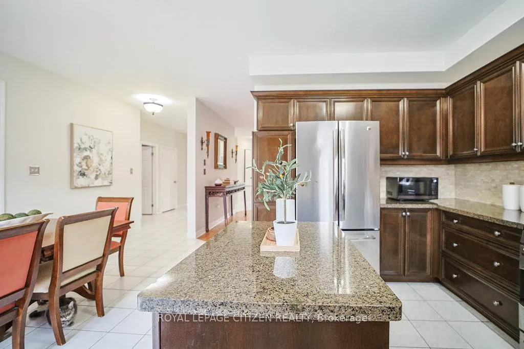 Photo 15 of 31 Burnhaven Avenue, Vaughan, Maple — HOMEH