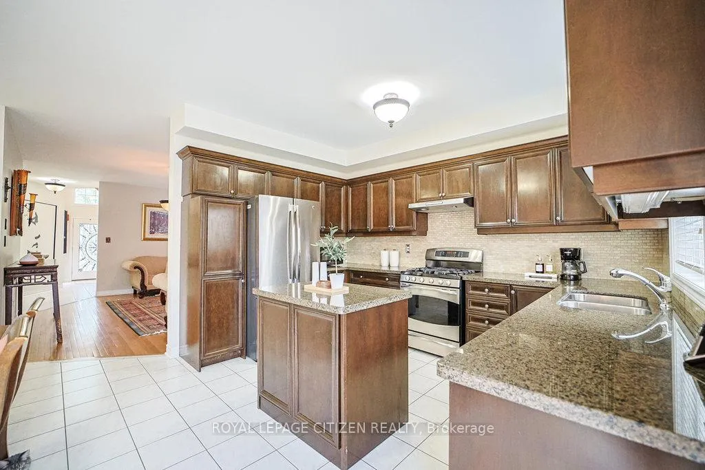Photo 18 of 31 Burnhaven Avenue, Vaughan, Maple — HOMEH