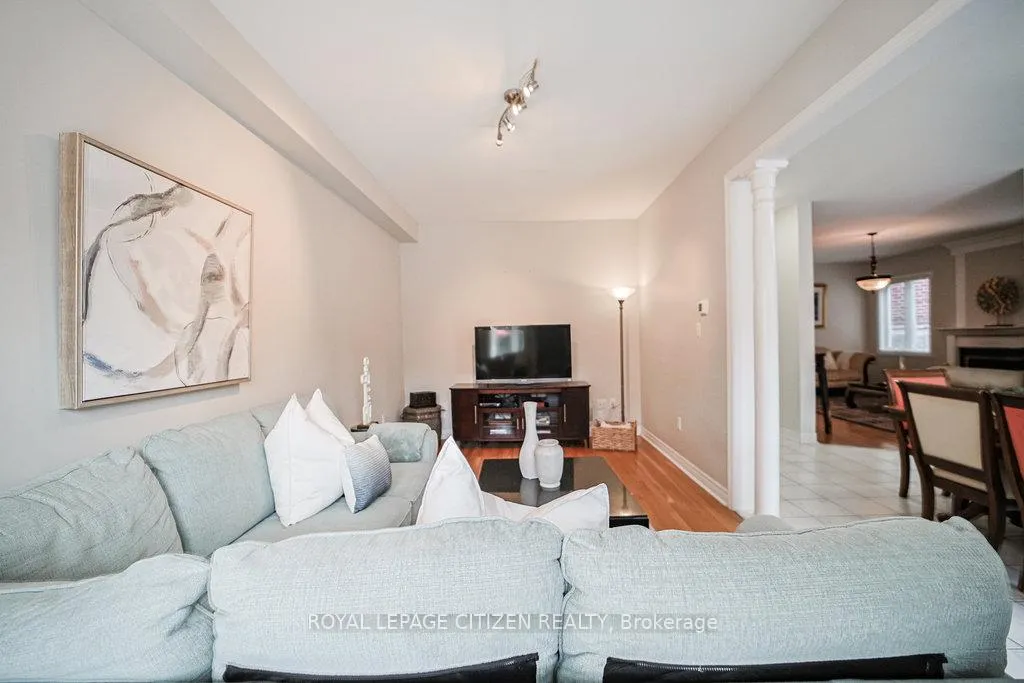 Photo 20 of 31 Burnhaven Avenue, Vaughan, Maple — HOMEH