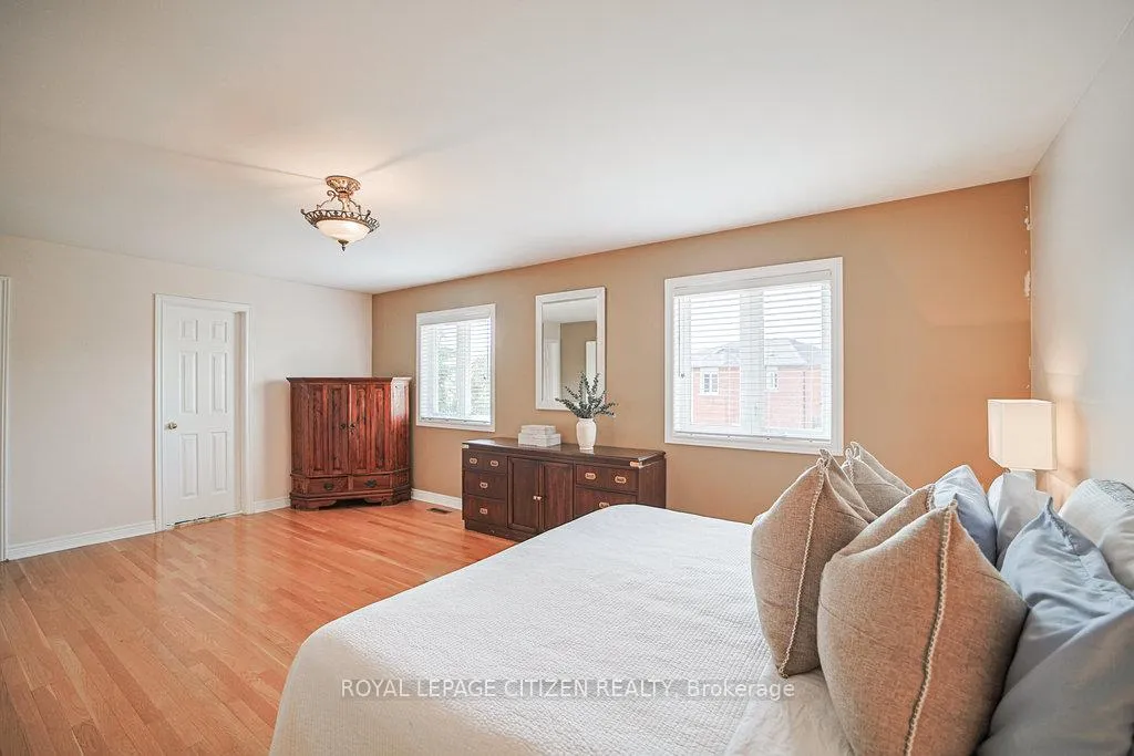 Photo 24 of 31 Burnhaven Avenue, Vaughan, Maple — HOMEH