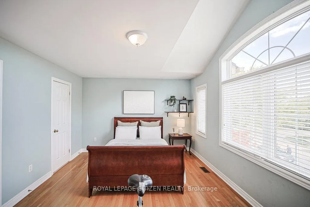 Photo 29 of 31 Burnhaven Avenue, Vaughan, Maple — HOMEH