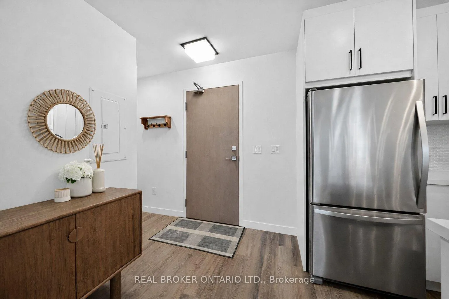 Photo 2 of Unit 106, 479 Charlton Avenue E, Hamilton, Stinson — HOMEH