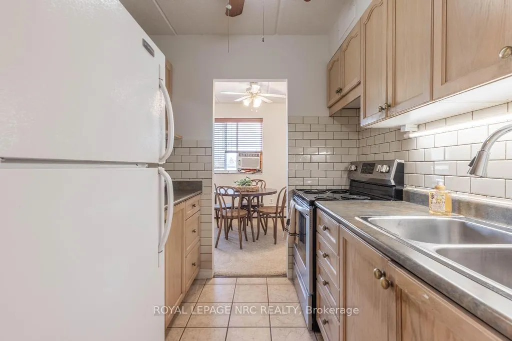 Photo 11 of Unit 410, 198 Scott Street, St. Catharines, Fairview — HOMEH