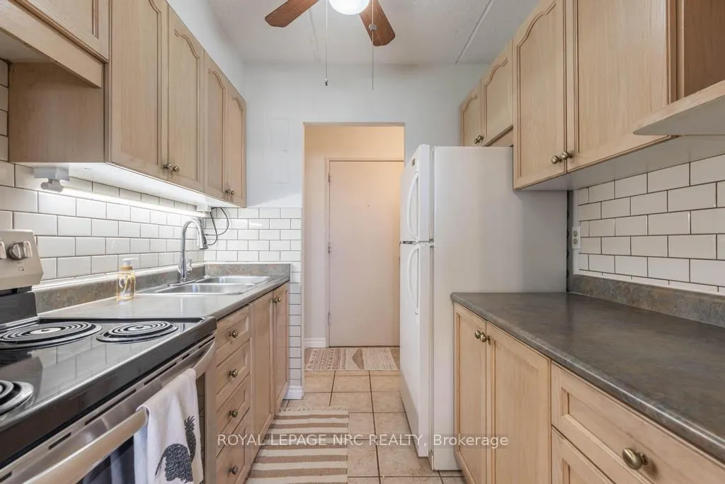Photo 12 of Unit 410, 198 Scott Street, St. Catharines, Fairview — HOMEH