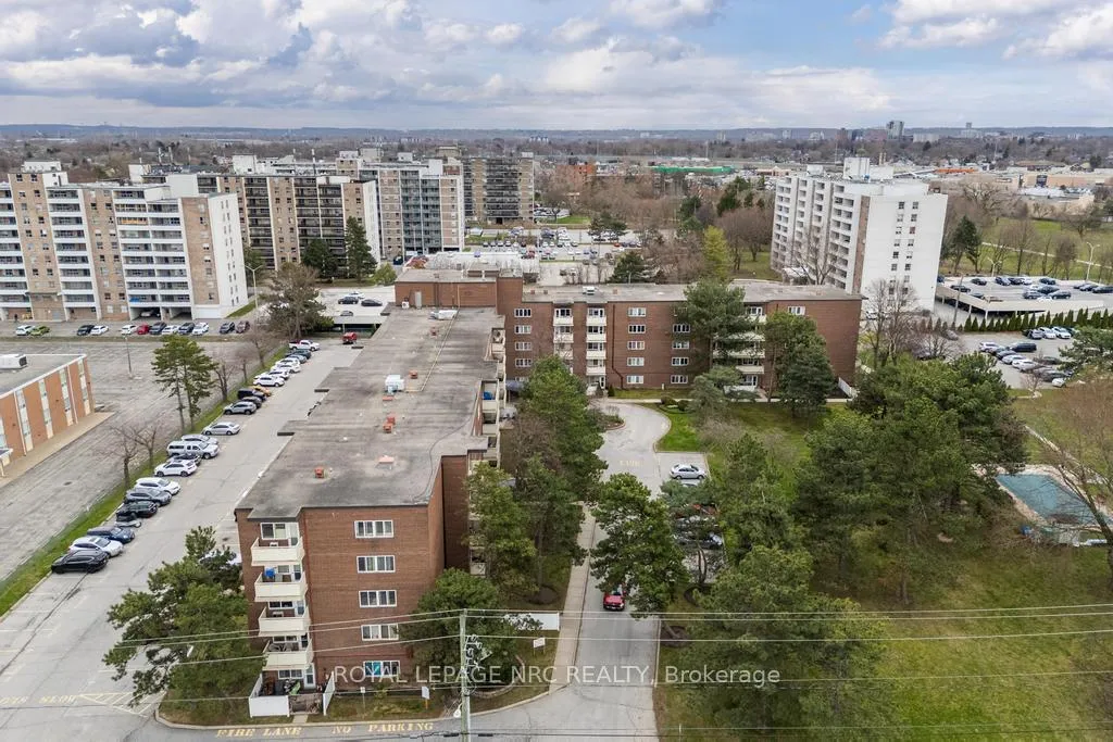 Photo 29 of Unit 410, 198 Scott Street, St. Catharines, Fairview — HOMEH