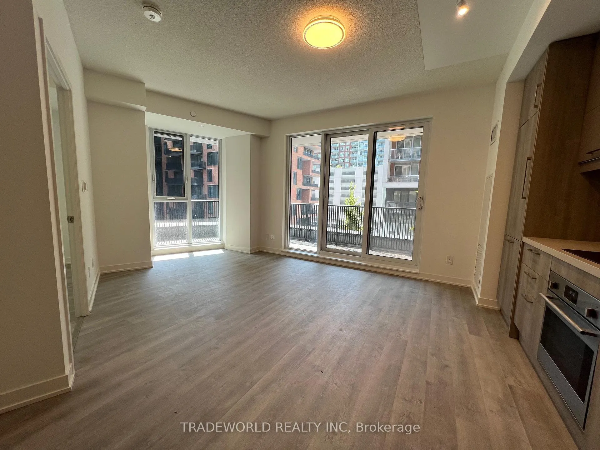 Photo 3 of Unit 629, 8119 Birchmount Road, Markham, Unionville — HOMEH