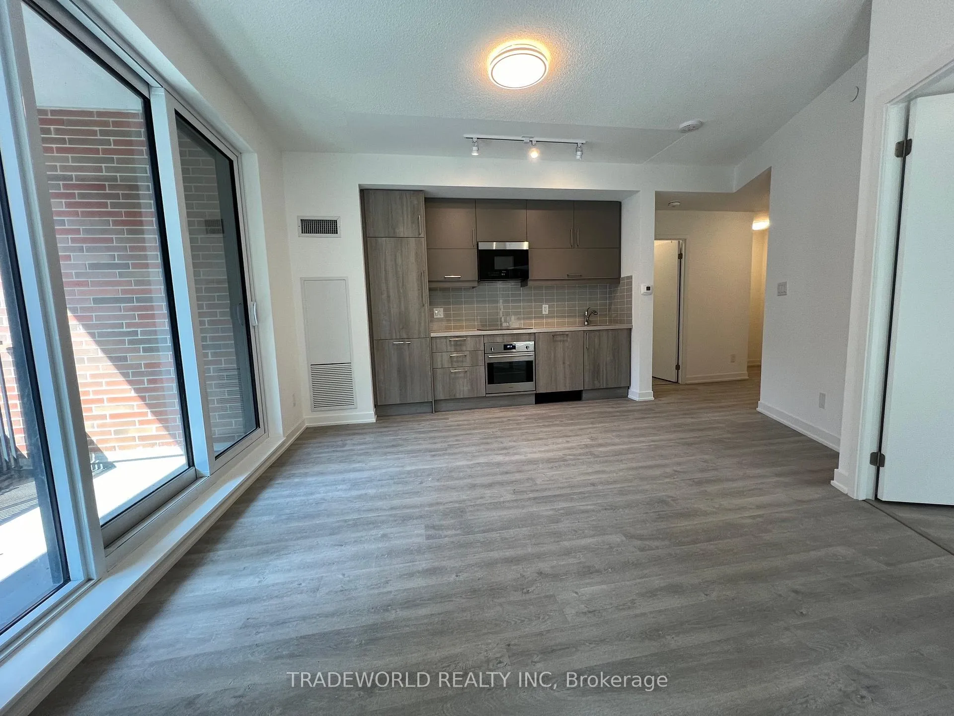 Photo 4 of Unit 629, 8119 Birchmount Road, Markham, Unionville — HOMEH