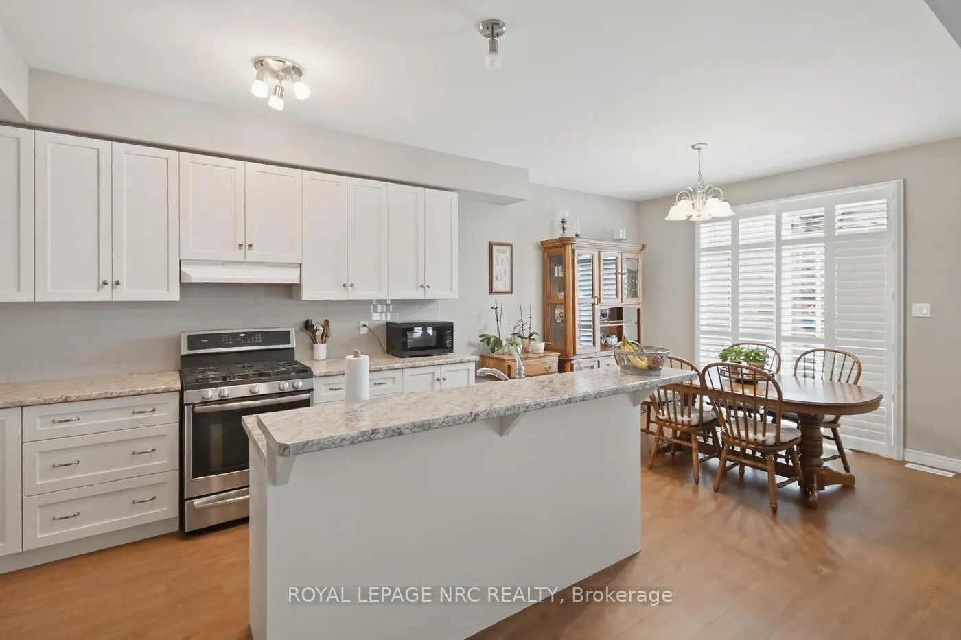Photo 9 of 633 Winston Road, Grimsby, Grimsby Beach — HOMEH