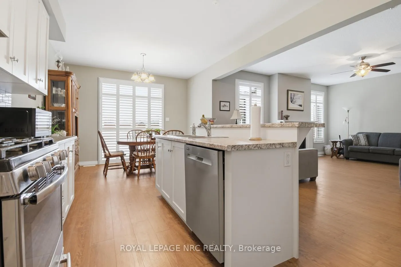 Photo 11 of 633 Winston Road, Grimsby, Grimsby Beach — HOMEH