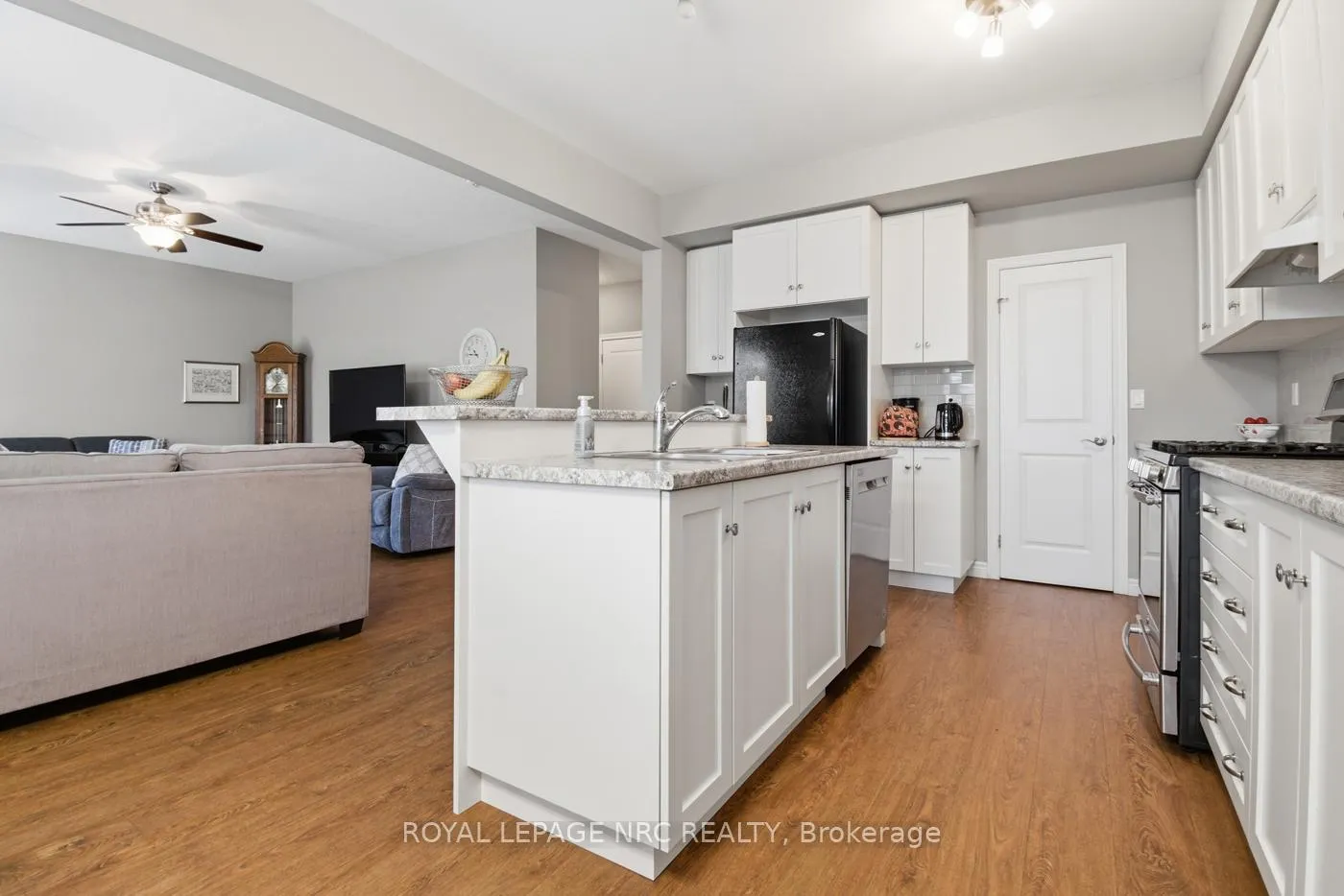 Photo 13 of 633 Winston Road, Grimsby, Grimsby Beach — HOMEH