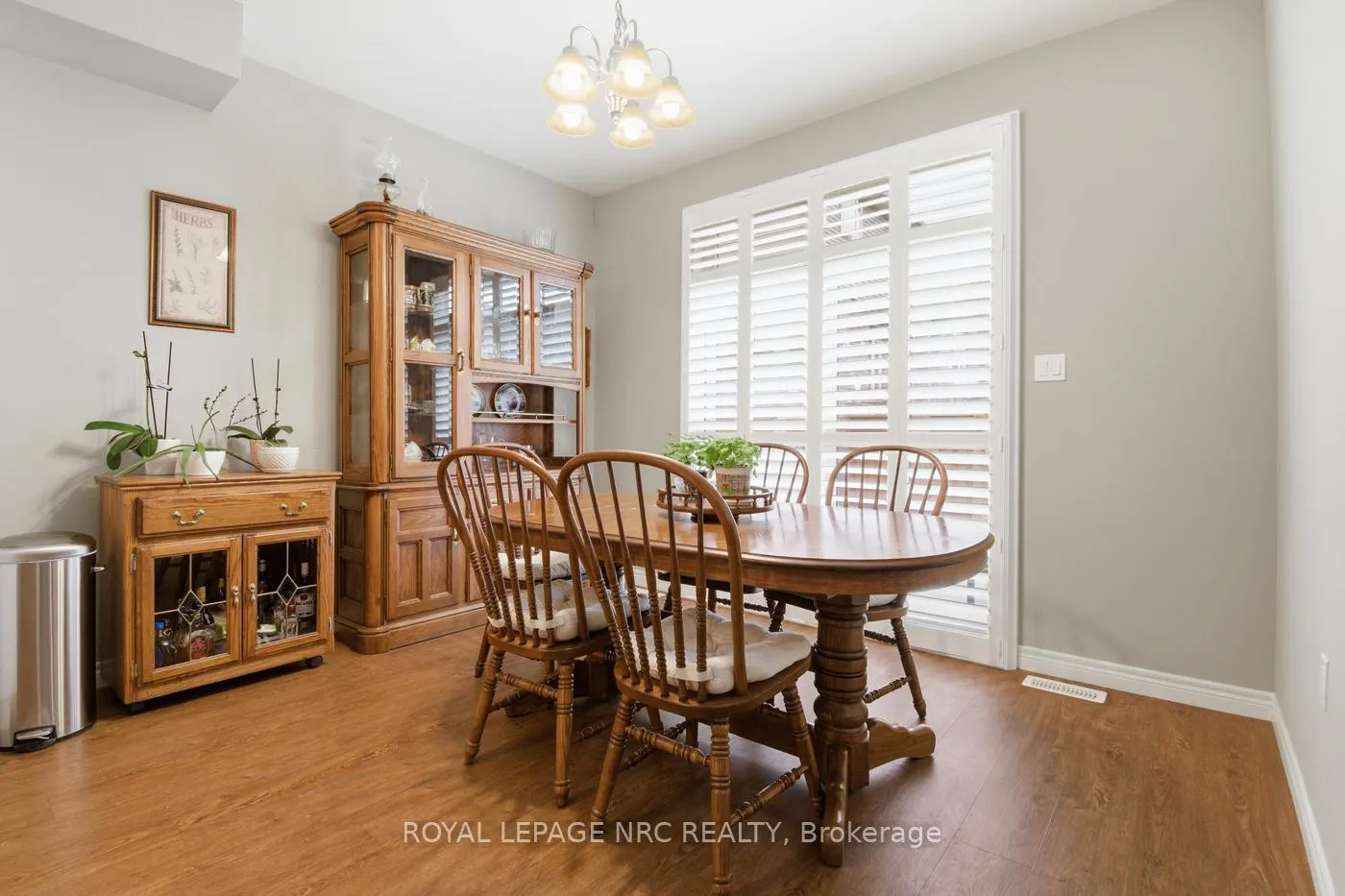 Photo 14 of 633 Winston Road, Grimsby, Grimsby Beach — HOMEH