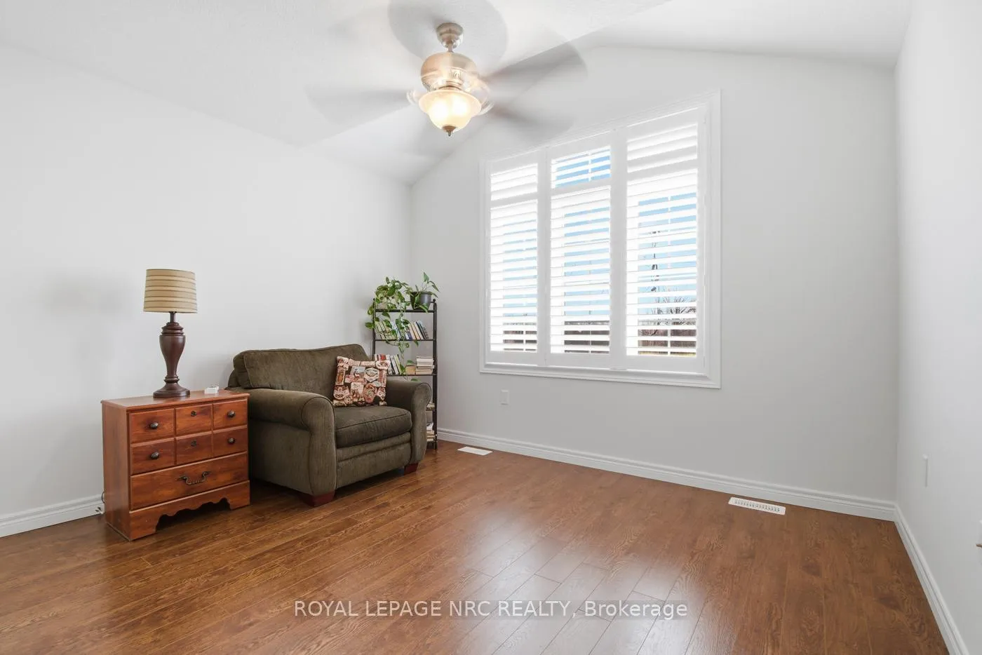 Photo 33 of 633 Winston Road, Grimsby, Grimsby Beach — HOMEH