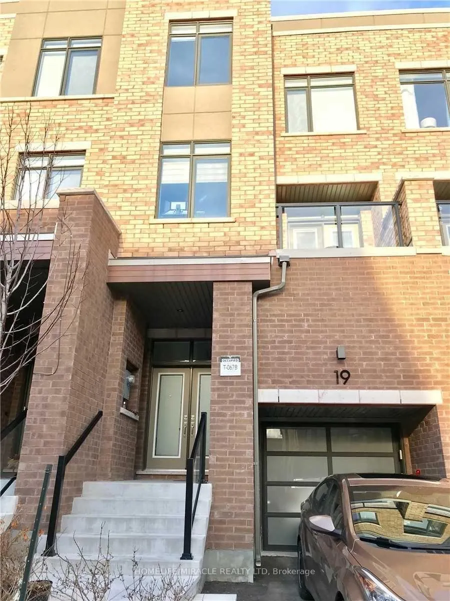Photo 1 of 19 Glenngarry Crescent, Vaughan, Maple — HOMEH