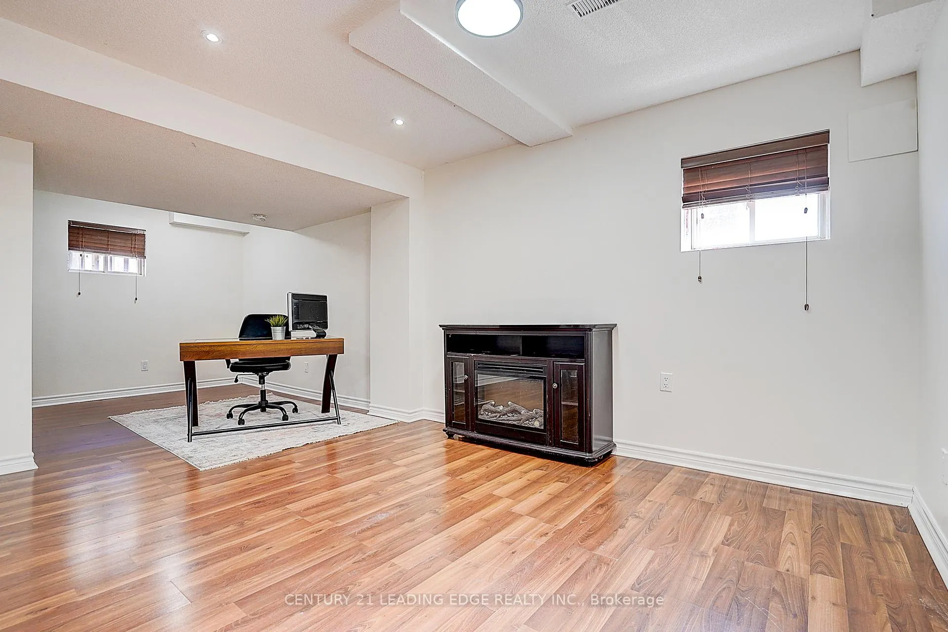 Photo 42 of 34 William Grant Road, Markham, Greensborough — HOMEH