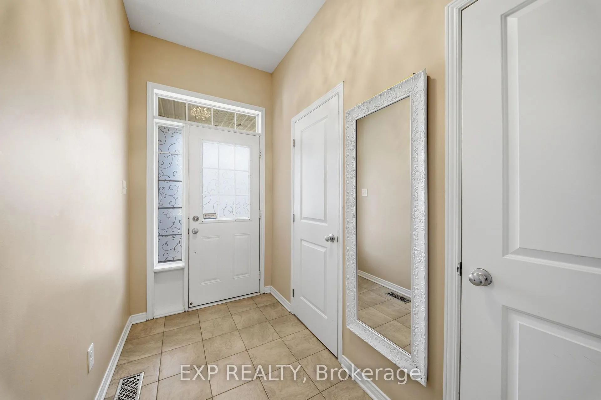 Photo 2 of 587 Pepperville Crescent, Ottawa, Kanata - Emerald Meadows/Trailwest — HOMEH