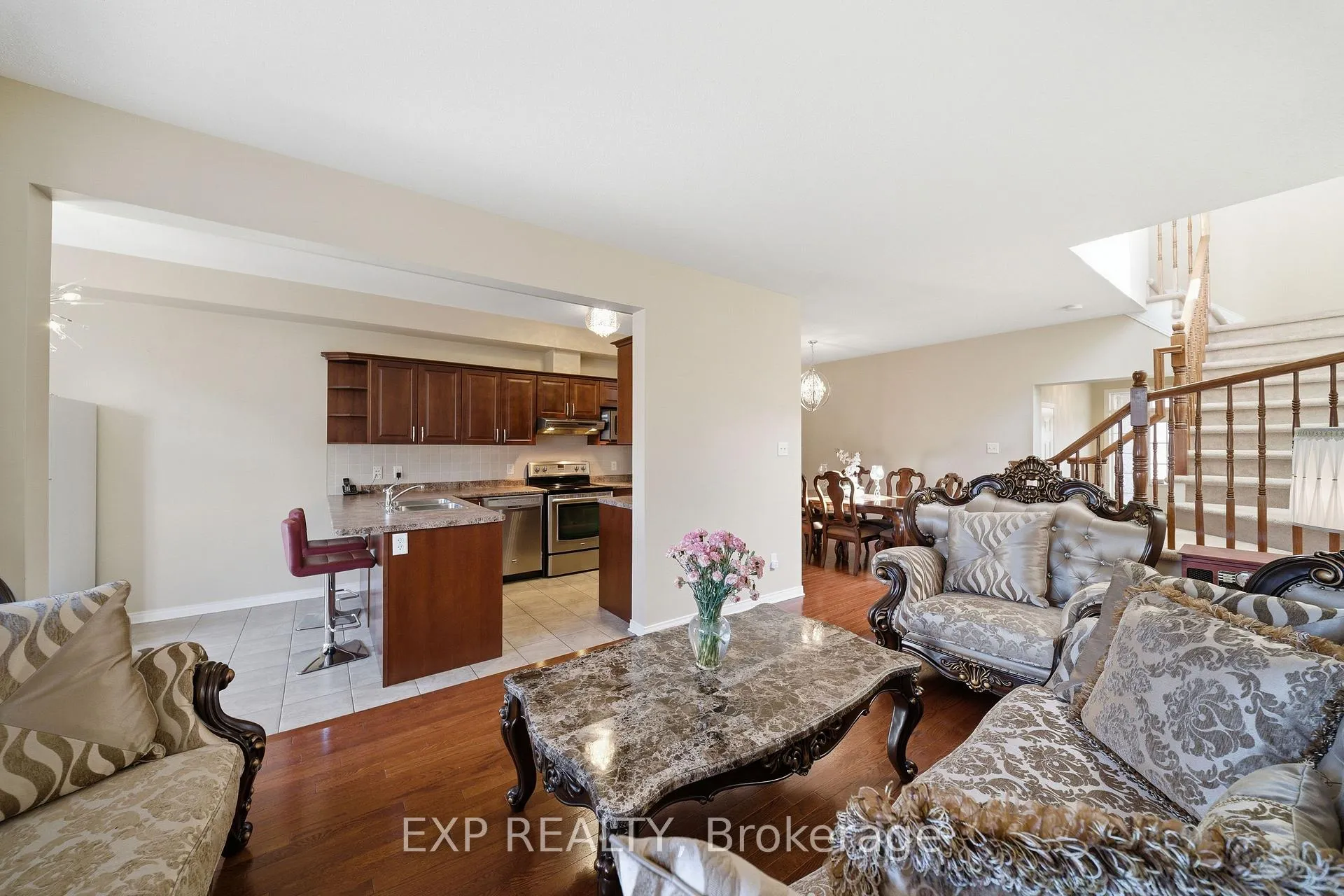 Photo 6 of 587 Pepperville Crescent, Ottawa, Kanata - Emerald Meadows/Trailwest — HOMEH