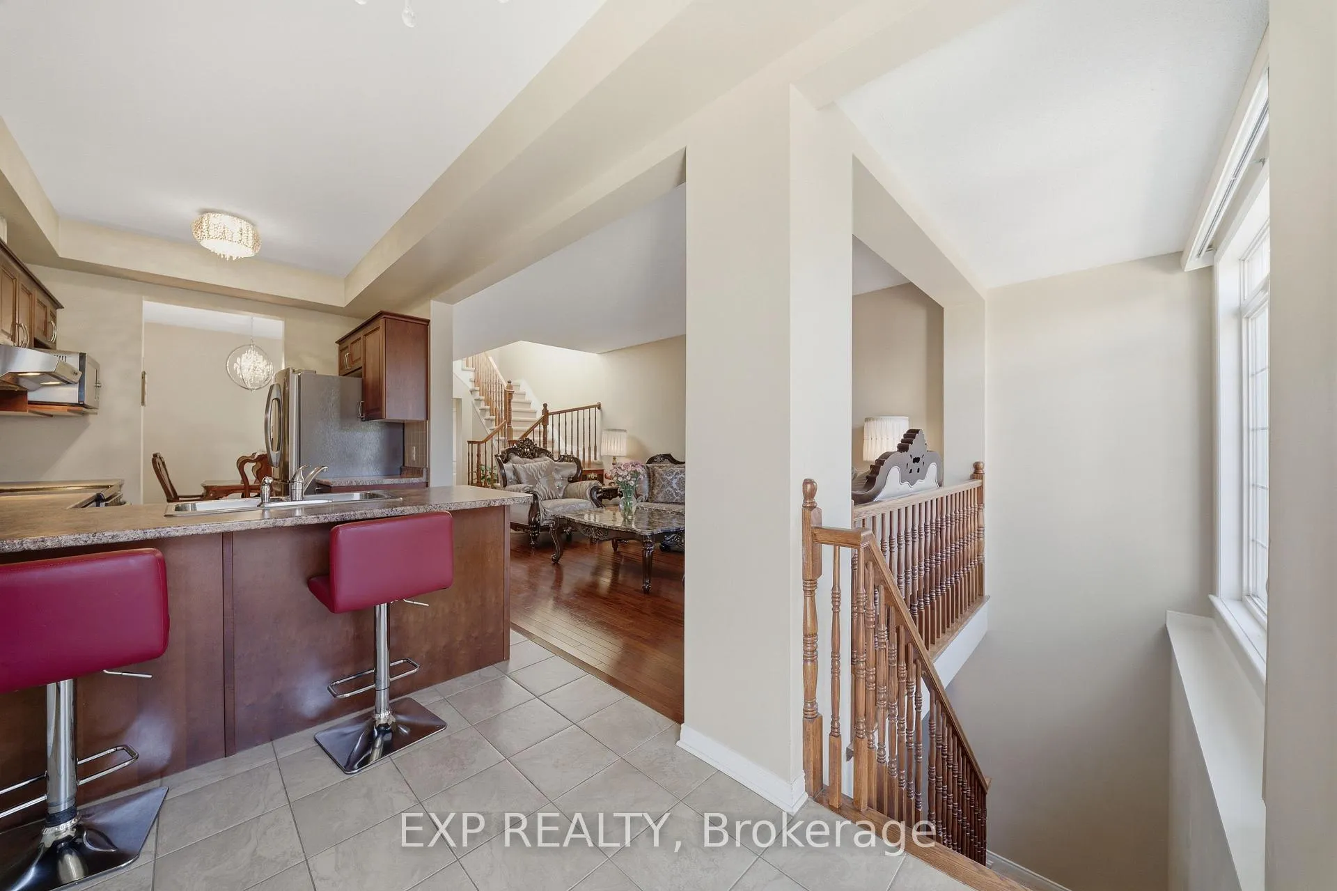 Photo 8 of 587 Pepperville Crescent, Ottawa, Kanata - Emerald Meadows/Trailwest — HOMEH