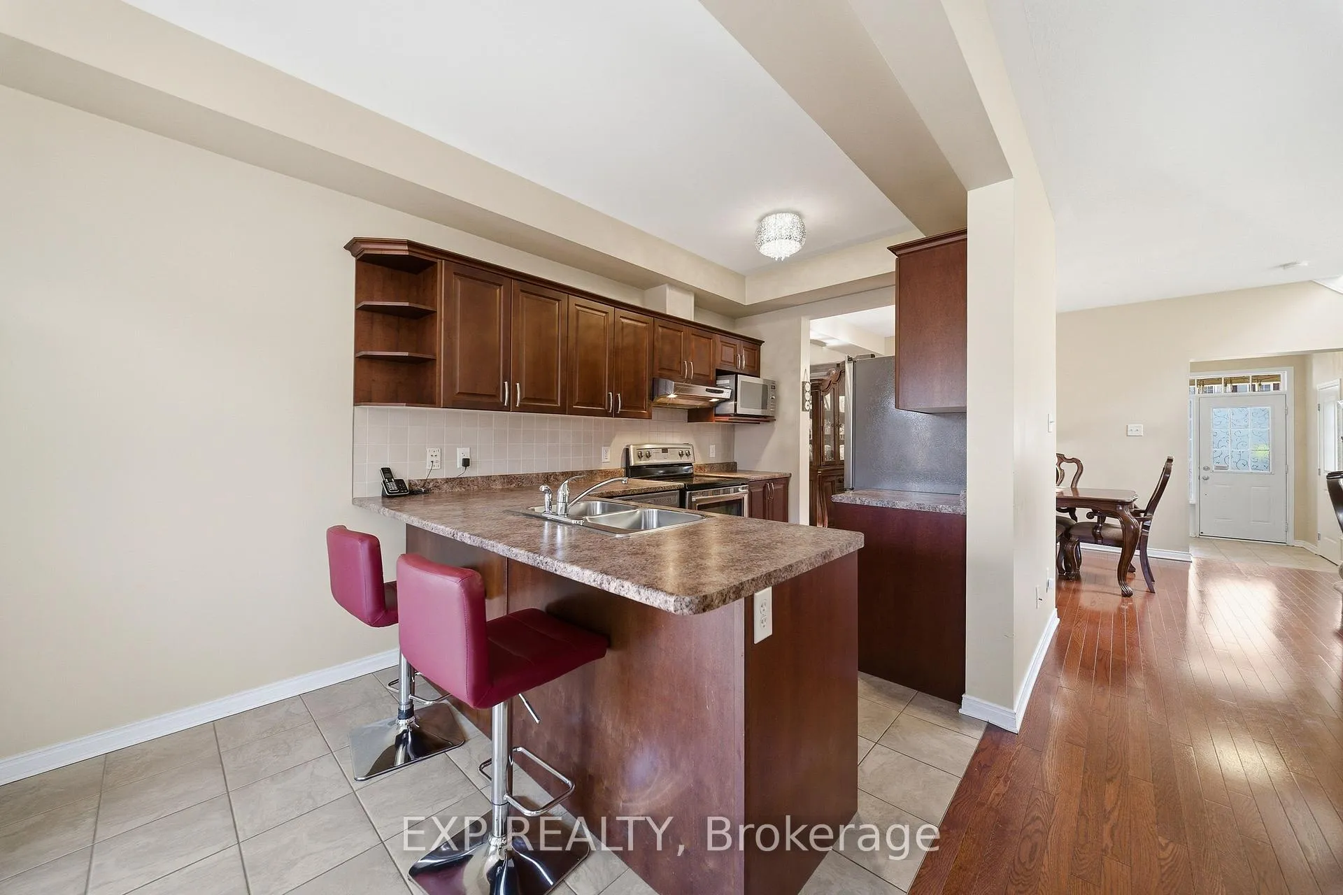 Photo 9 of 587 Pepperville Crescent, Ottawa, Kanata - Emerald Meadows/Trailwest — HOMEH