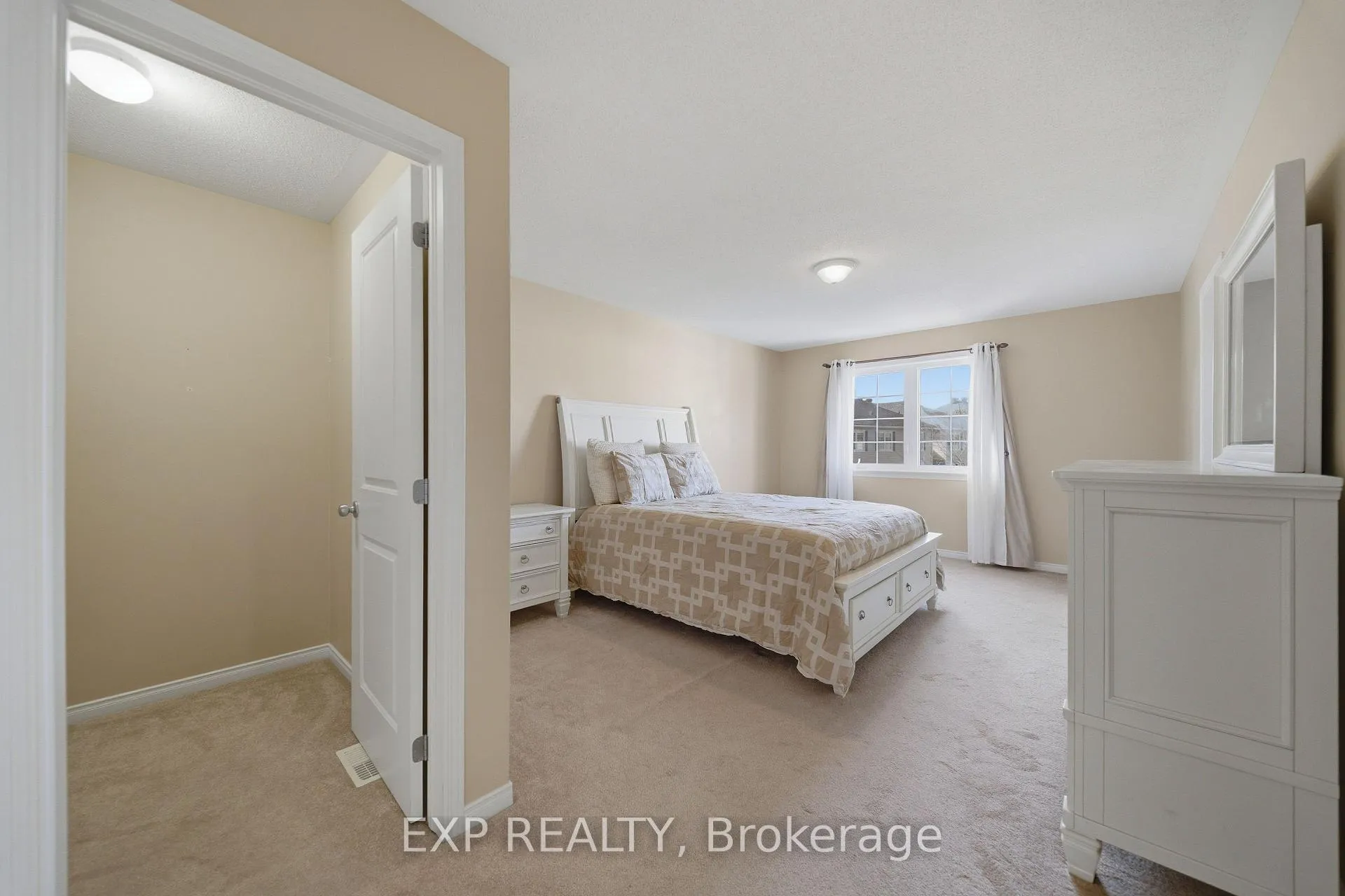 Photo 14 of 587 Pepperville Crescent, Ottawa, Kanata - Emerald Meadows/Trailwest — HOMEH
