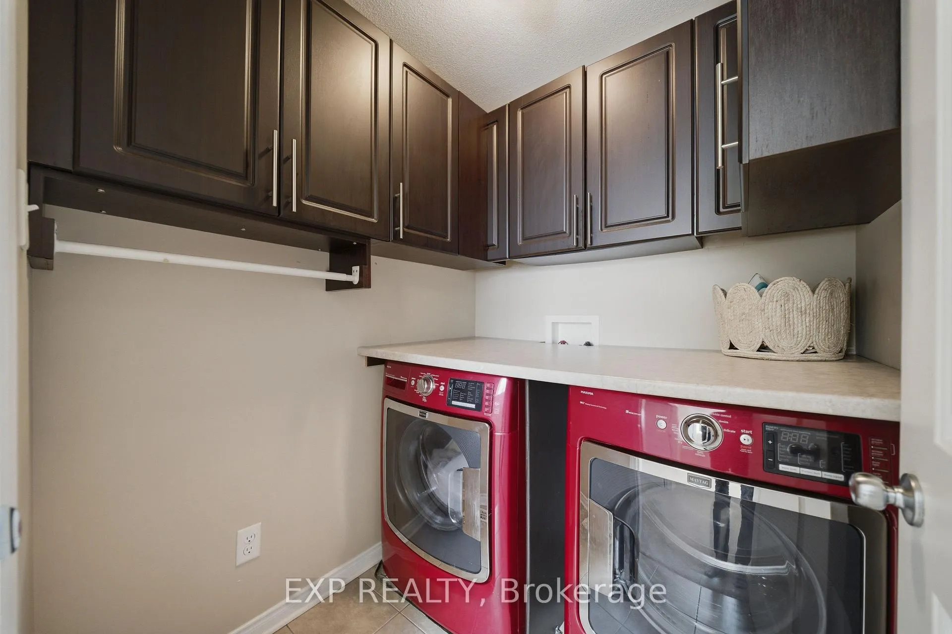 Photo 22 of 587 Pepperville Crescent, Ottawa, Kanata - Emerald Meadows/Trailwest — HOMEH