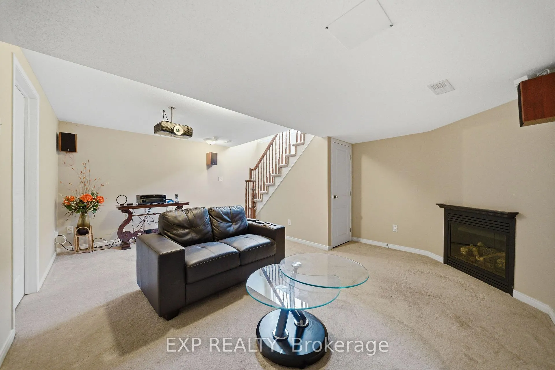 Photo 25 of 587 Pepperville Crescent, Ottawa, Kanata - Emerald Meadows/Trailwest — HOMEH