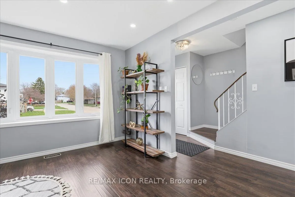 Photo 8 of 108 Astor Crescent, Wilmot — HOMEH