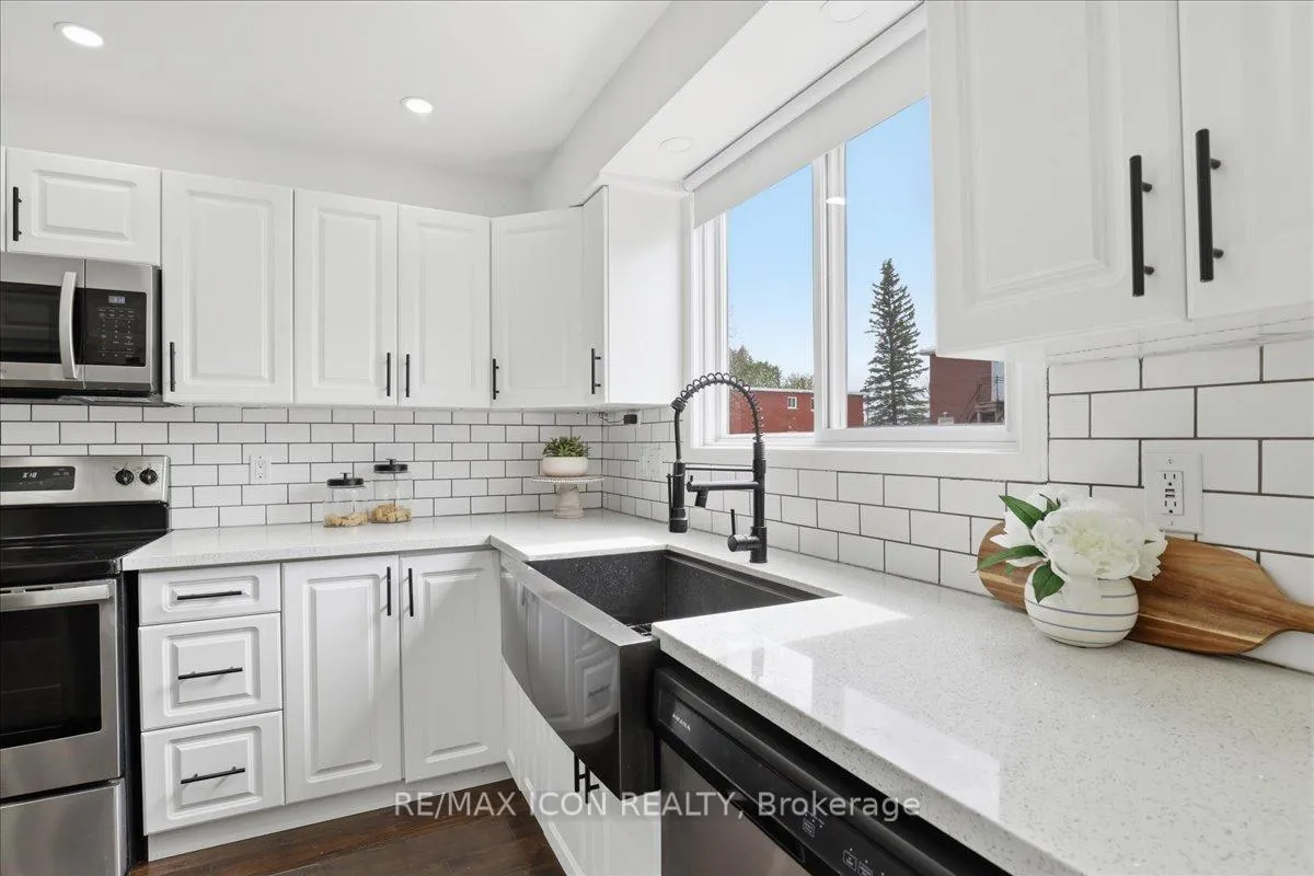 Photo 11 of 108 Astor Crescent, Wilmot — HOMEH