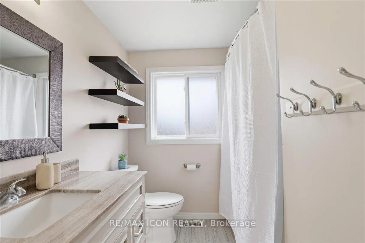 Photo 20 of 108 Astor Crescent, Wilmot — HOMEH