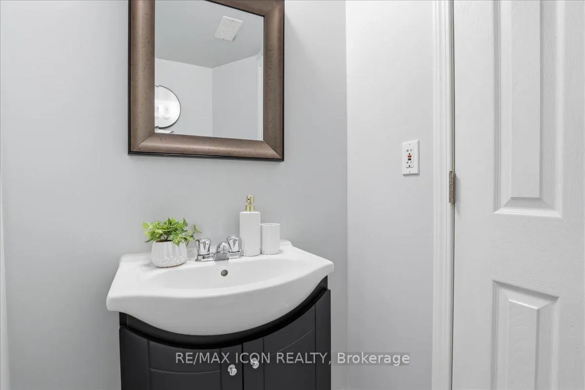 Photo 28 of 108 Astor Crescent, Wilmot — HOMEH