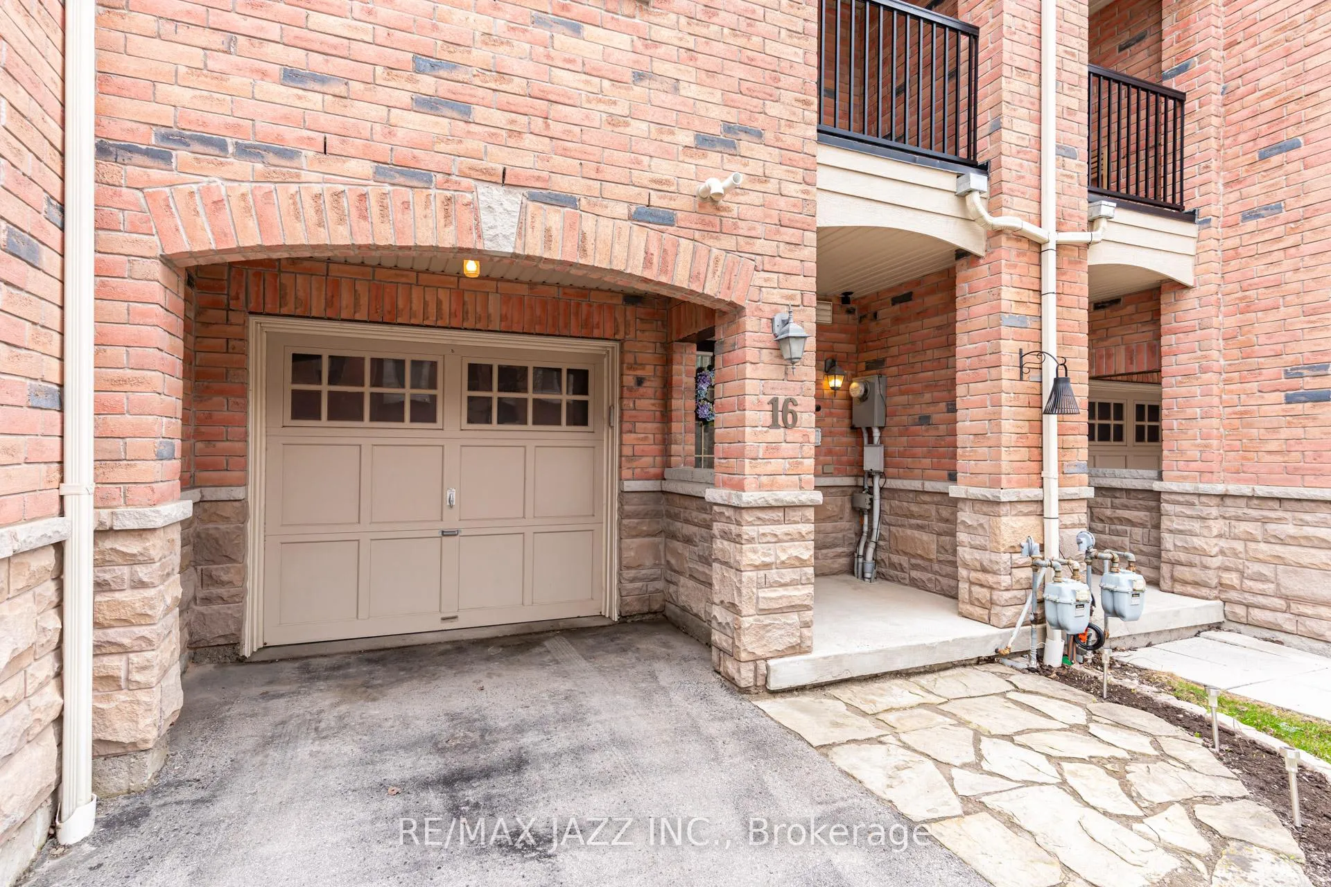 Photo 3 of 16 Clowes Street, Ajax, Central East — HOMEH