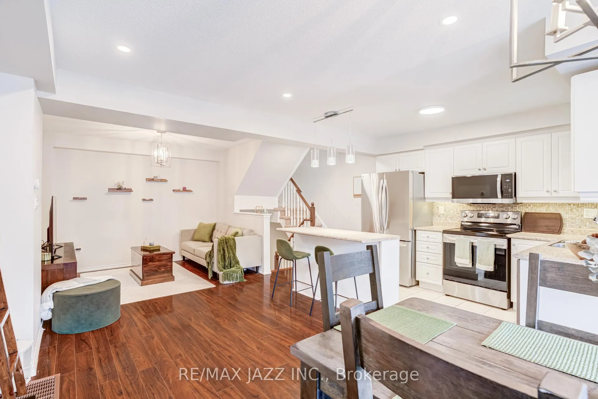 Photo 11 of 16 Clowes Street, Ajax, Central East — HOMEH
