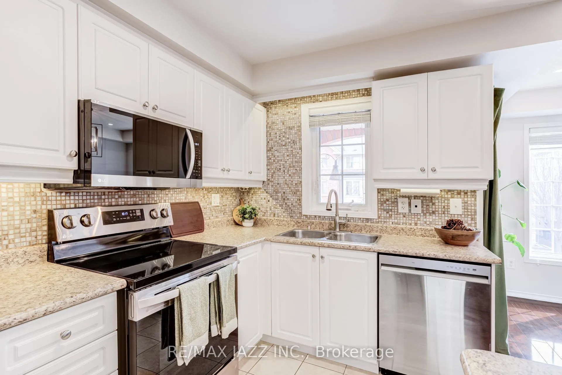 Photo 18 of 16 Clowes Street, Ajax, Central East — HOMEH