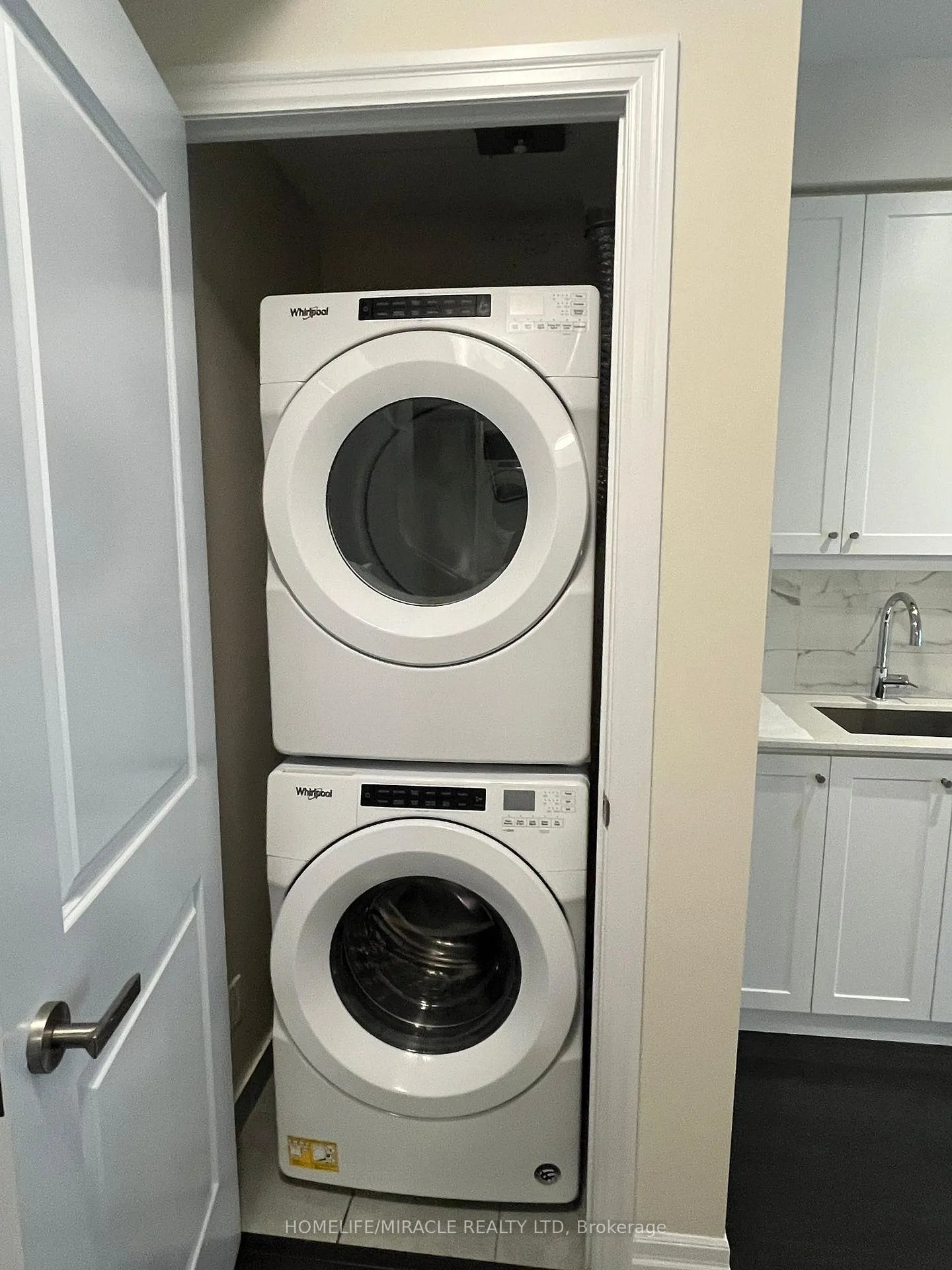 Photo 7 of Unit 1105, 9085 Jane Street, Vaughan, Concord — HOMEH