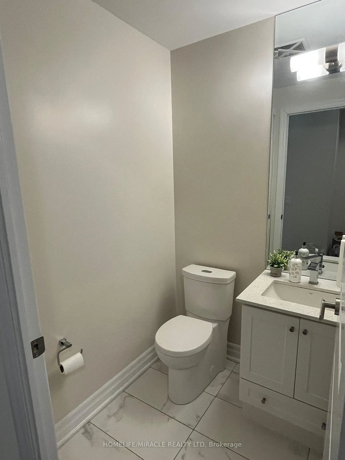 Photo 8 of Unit 1105, 9085 Jane Street, Vaughan, Concord — HOMEH