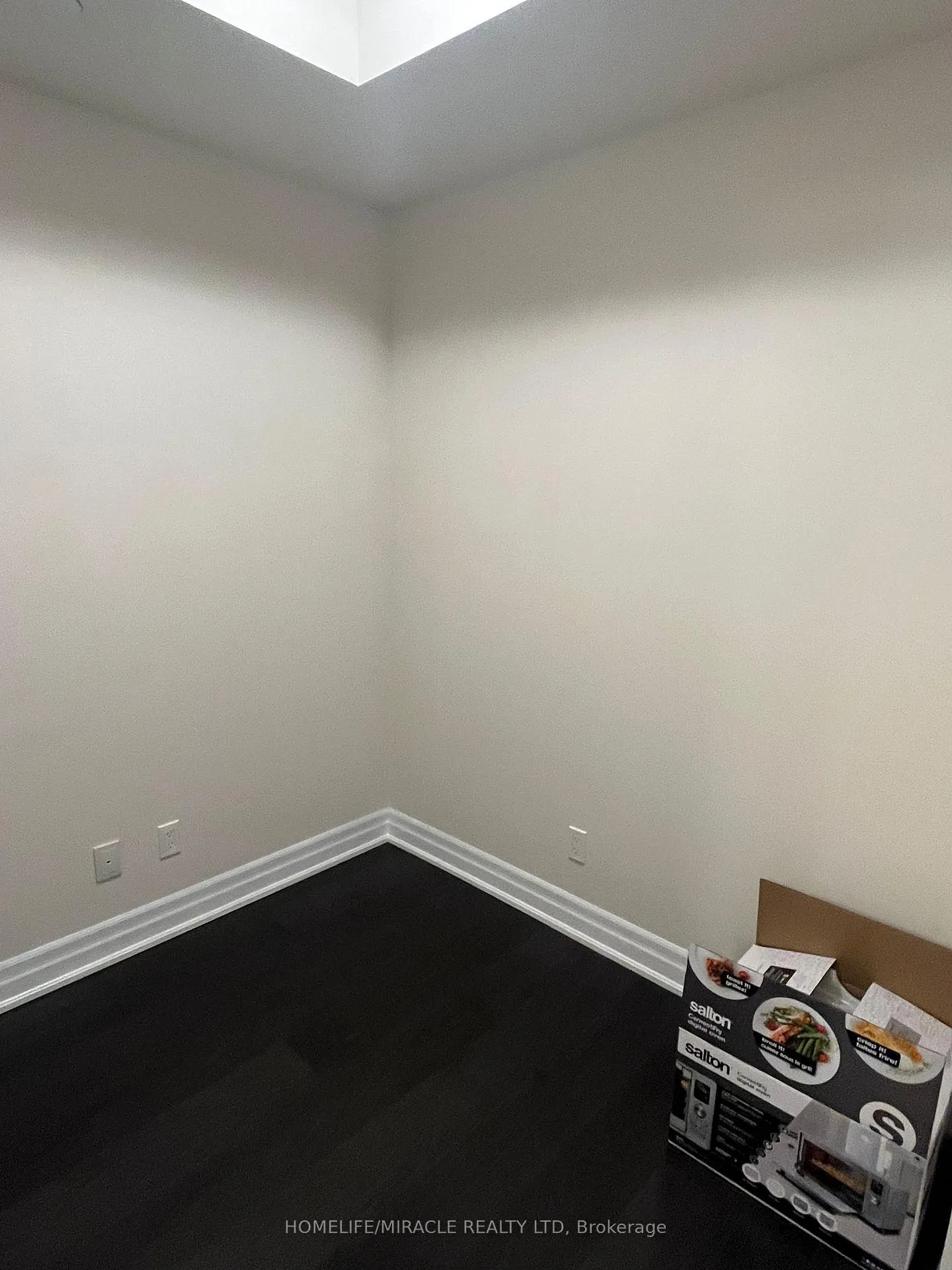Photo 10 of Unit 1105, 9085 Jane Street, Vaughan, Concord — HOMEH
