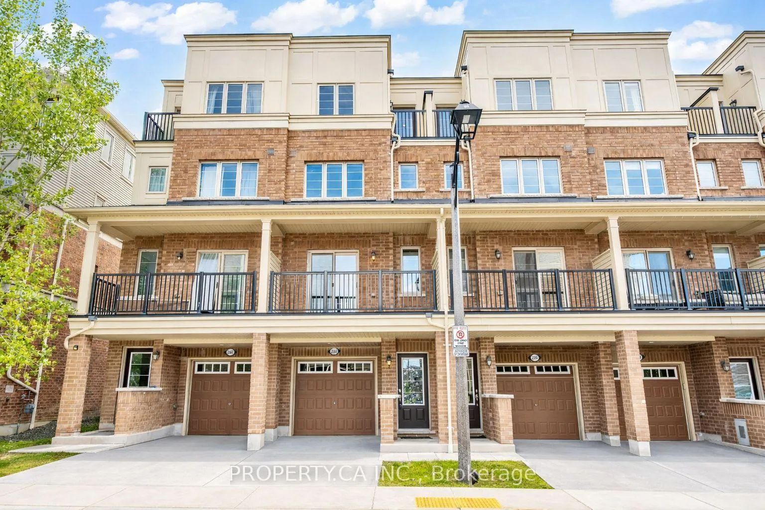 Photo 2 of Unit 169, 2564 Rosedrop Path, Oshawa, Windfields — HOMEH