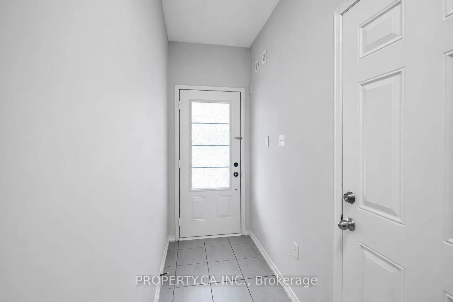Photo 4 of Unit 169, 2564 Rosedrop Path, Oshawa, Windfields — HOMEH