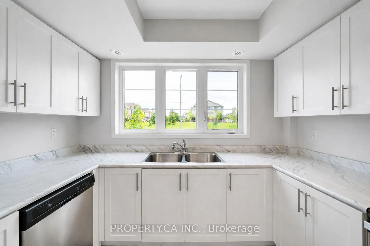 Photo 6 of Unit 169, 2564 Rosedrop Path, Oshawa, Windfields — HOMEH