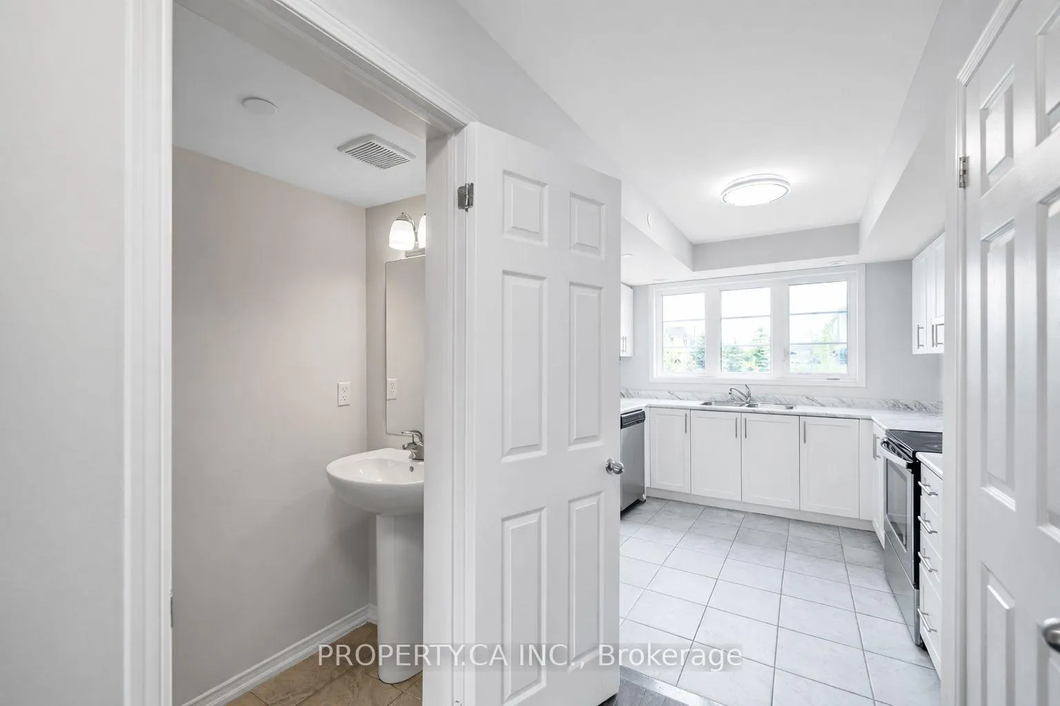 Photo 8 of Unit 169, 2564 Rosedrop Path, Oshawa, Windfields — HOMEH
