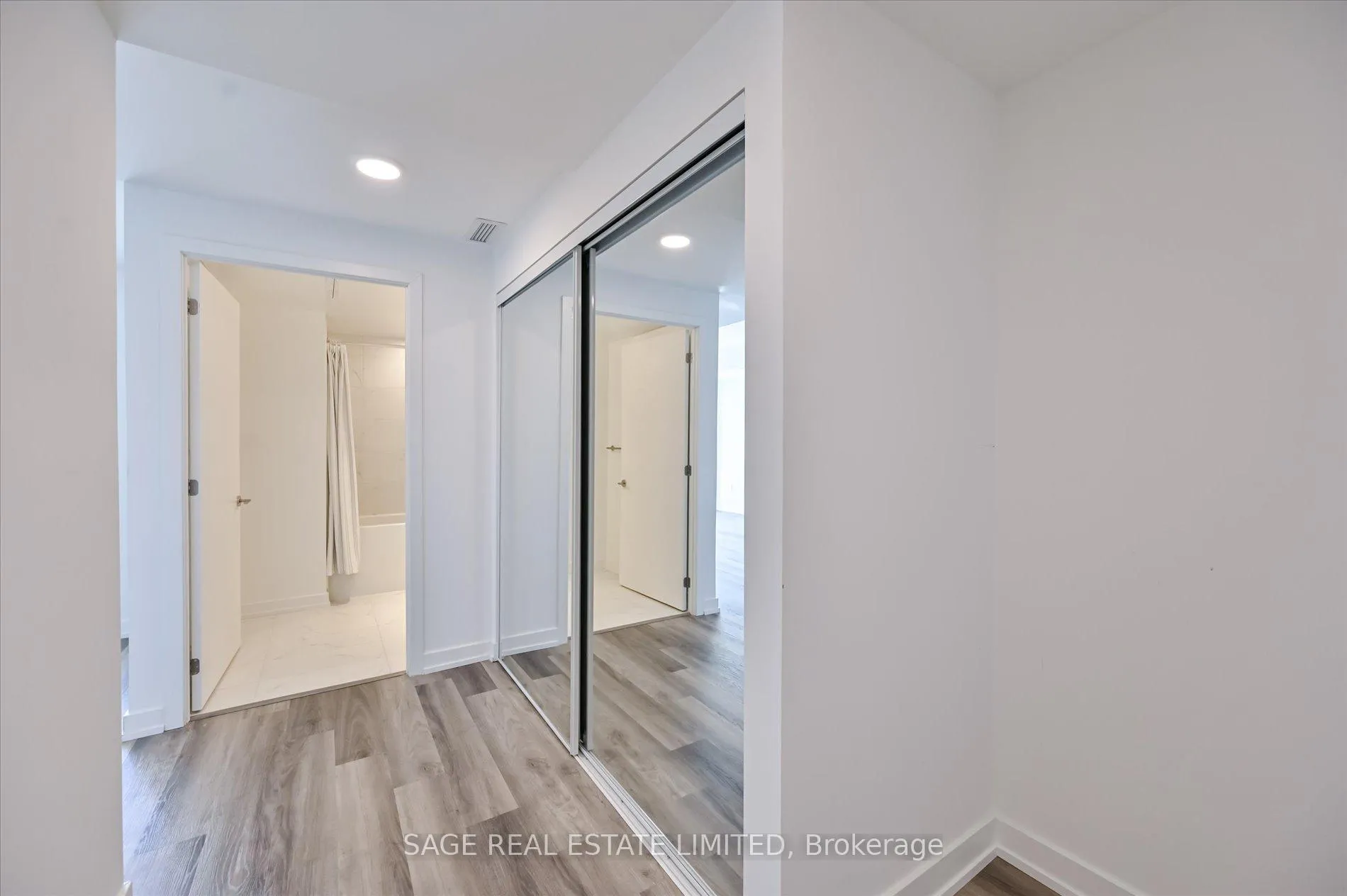 Photo 10 of Unit 509, 6 Chartwell Road, Etobicoke, Stonegate-Queensway — HOMEH