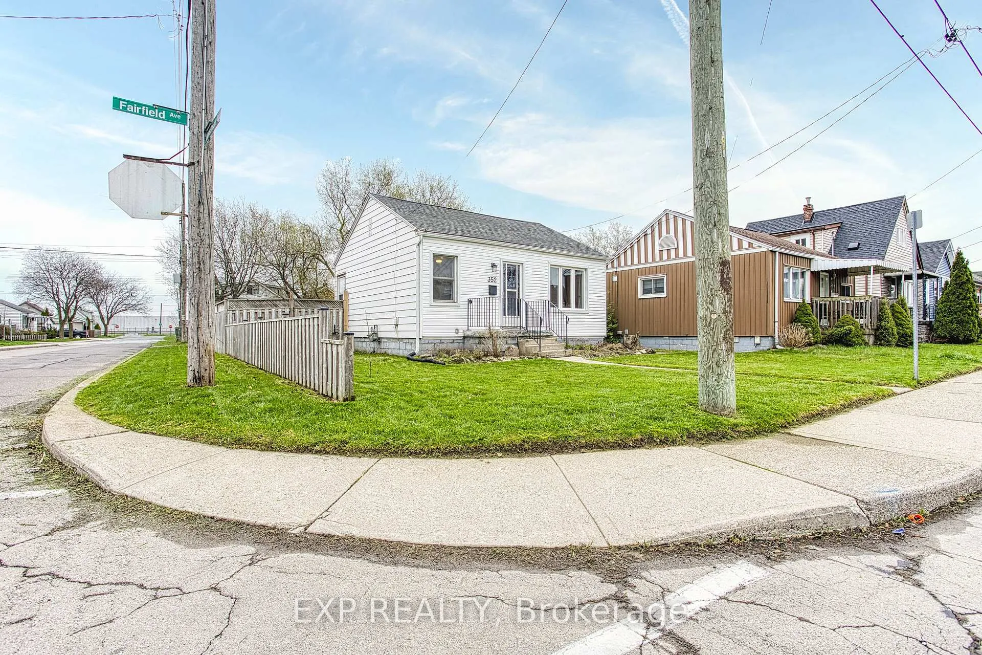 Photo 4 of 352 Fairfield Avenue, Hamilton, Homeside — HOMEH