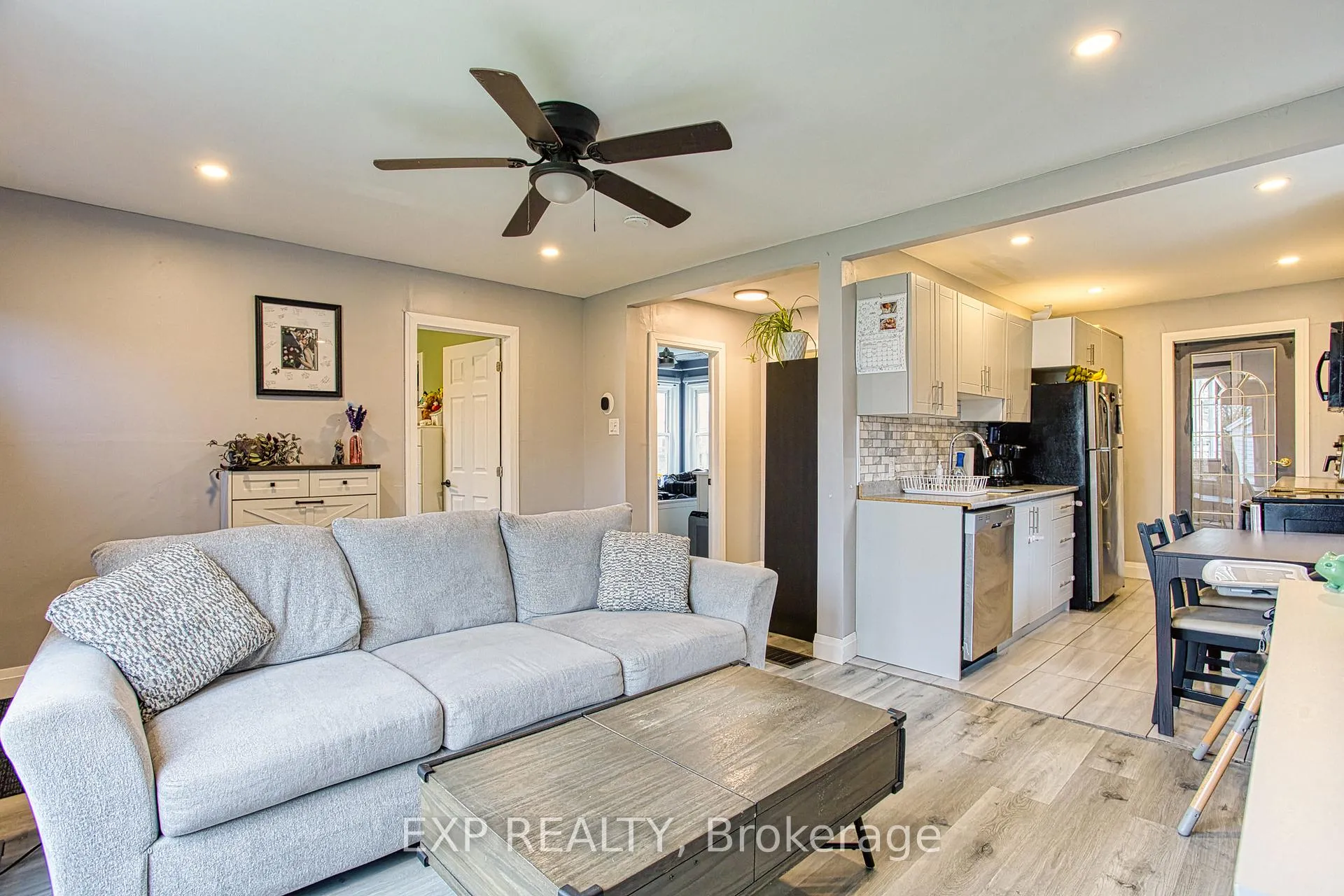 Photo 10 of 352 Fairfield Avenue, Hamilton, Homeside — HOMEH